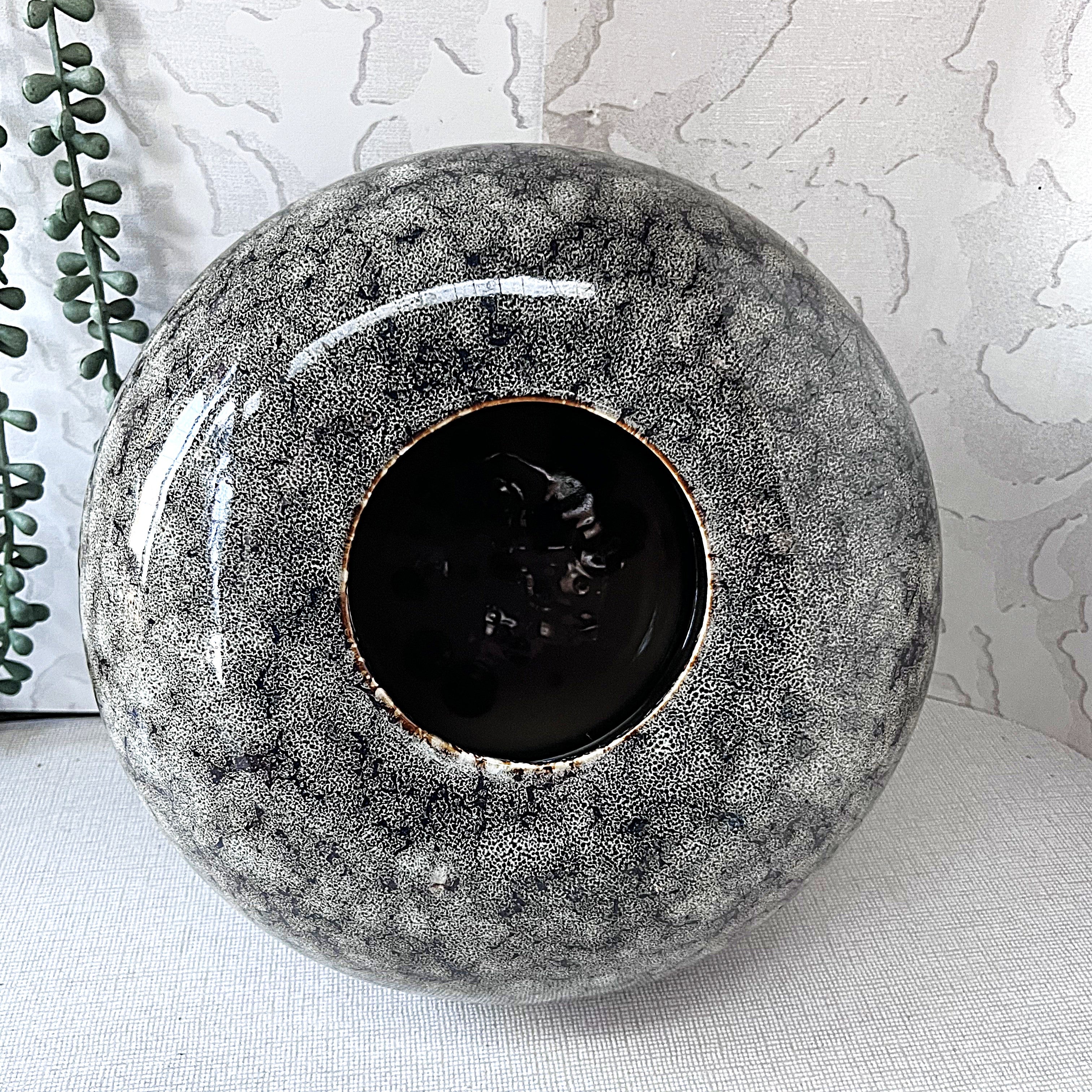 Master Potter: Ken Collins - Studio Pottery Pod Vase