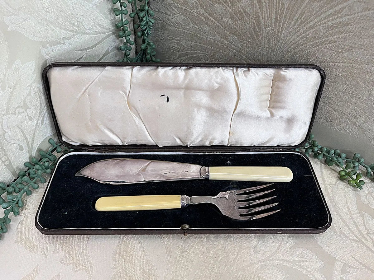 Cutlery Boxed: Antique Edwardian Fish Serving Set with Bakelite Handles