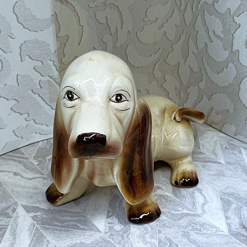 Diere-dekor: SylvaC Basset Hound Keramiekbeeldjie