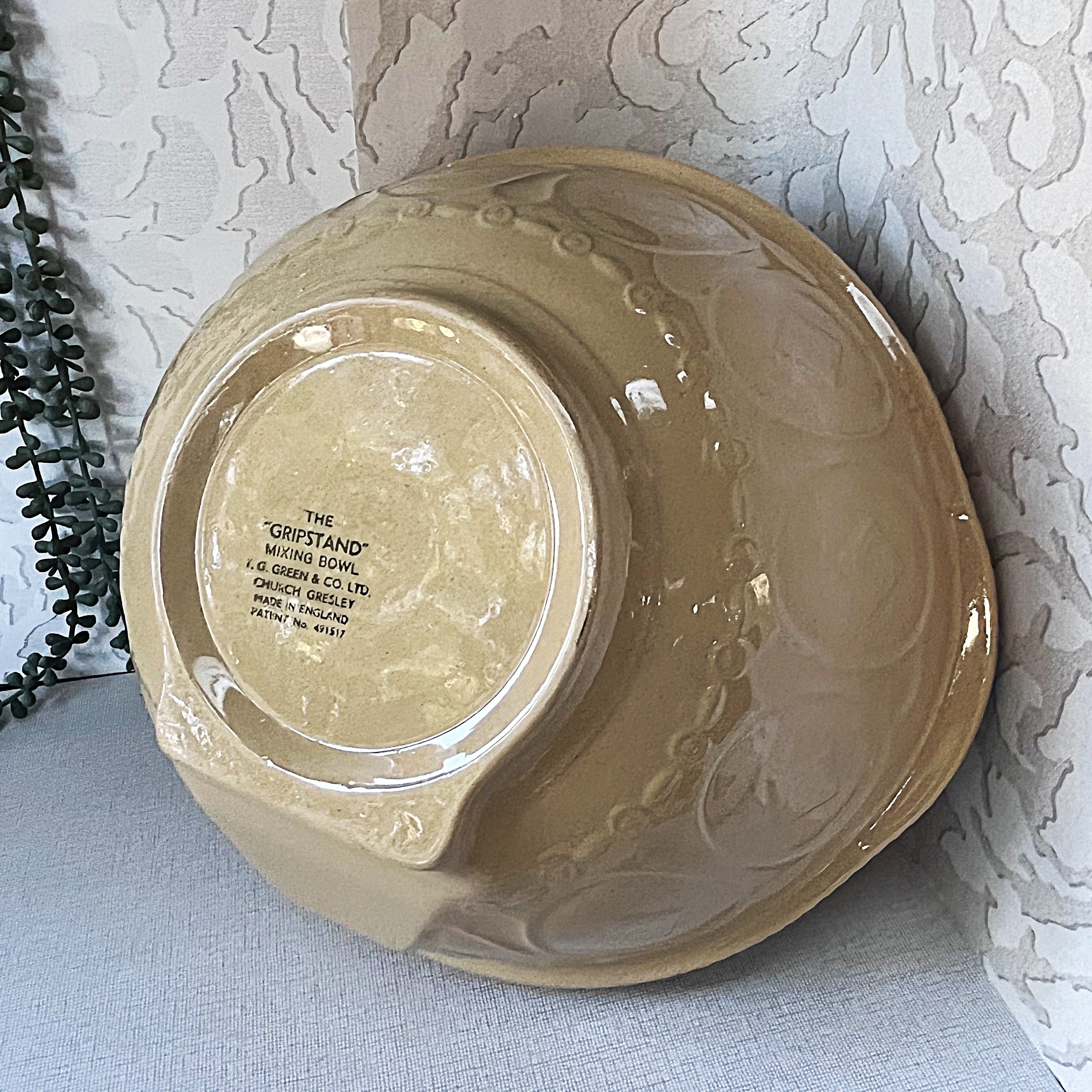 Vintage Mixing Bowls: T.G. Green Cane & White: Gripstand Mixing Bowl  X-Large