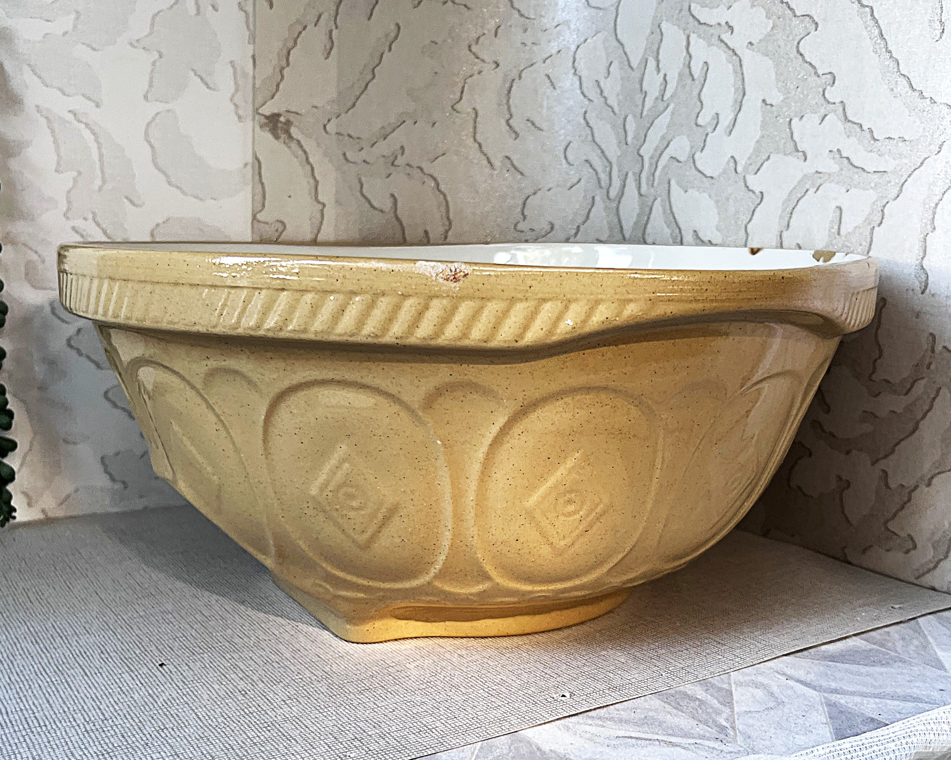 Vintage Mixing Bowls: T.G. Green Cane & White: Gripstand Mixing Bowl  X-Large