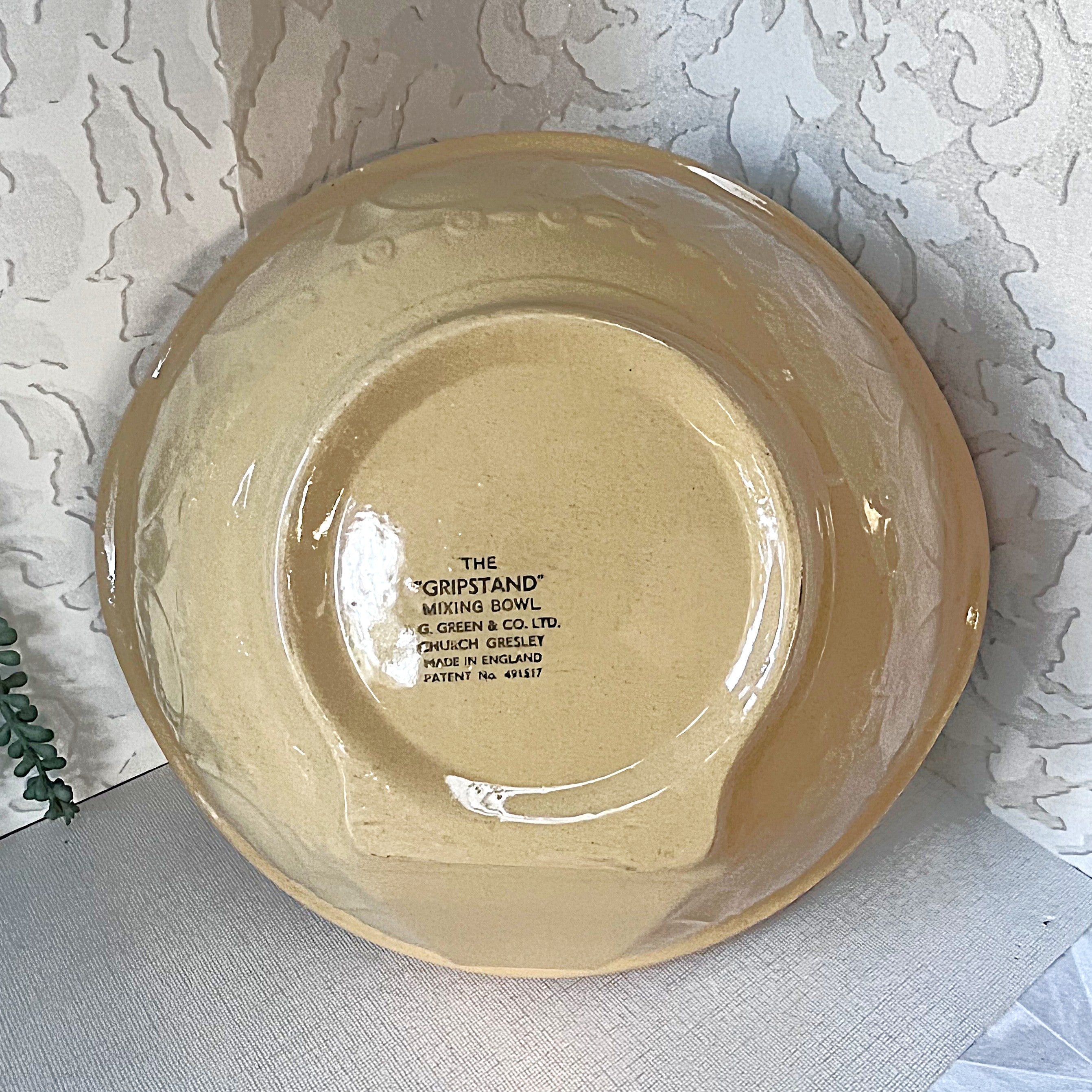 Vintage Mixing Bowls: T.G. Green Cane & White: Gripstand Mixing Bowl  X-Large