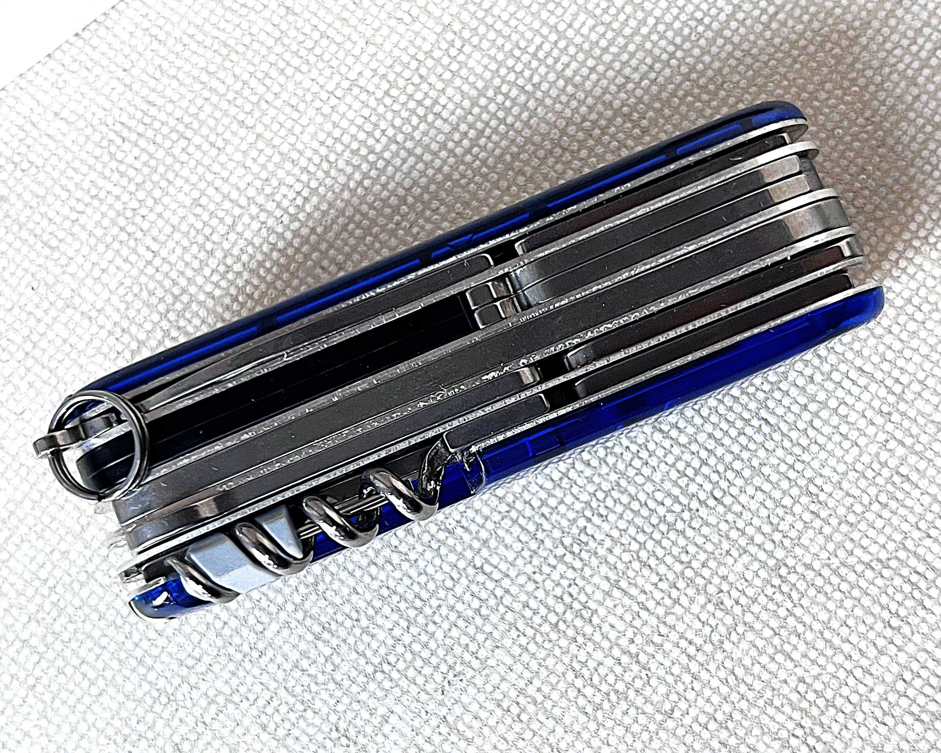 Men: Victorinox Cybertool In Sapphire Blue