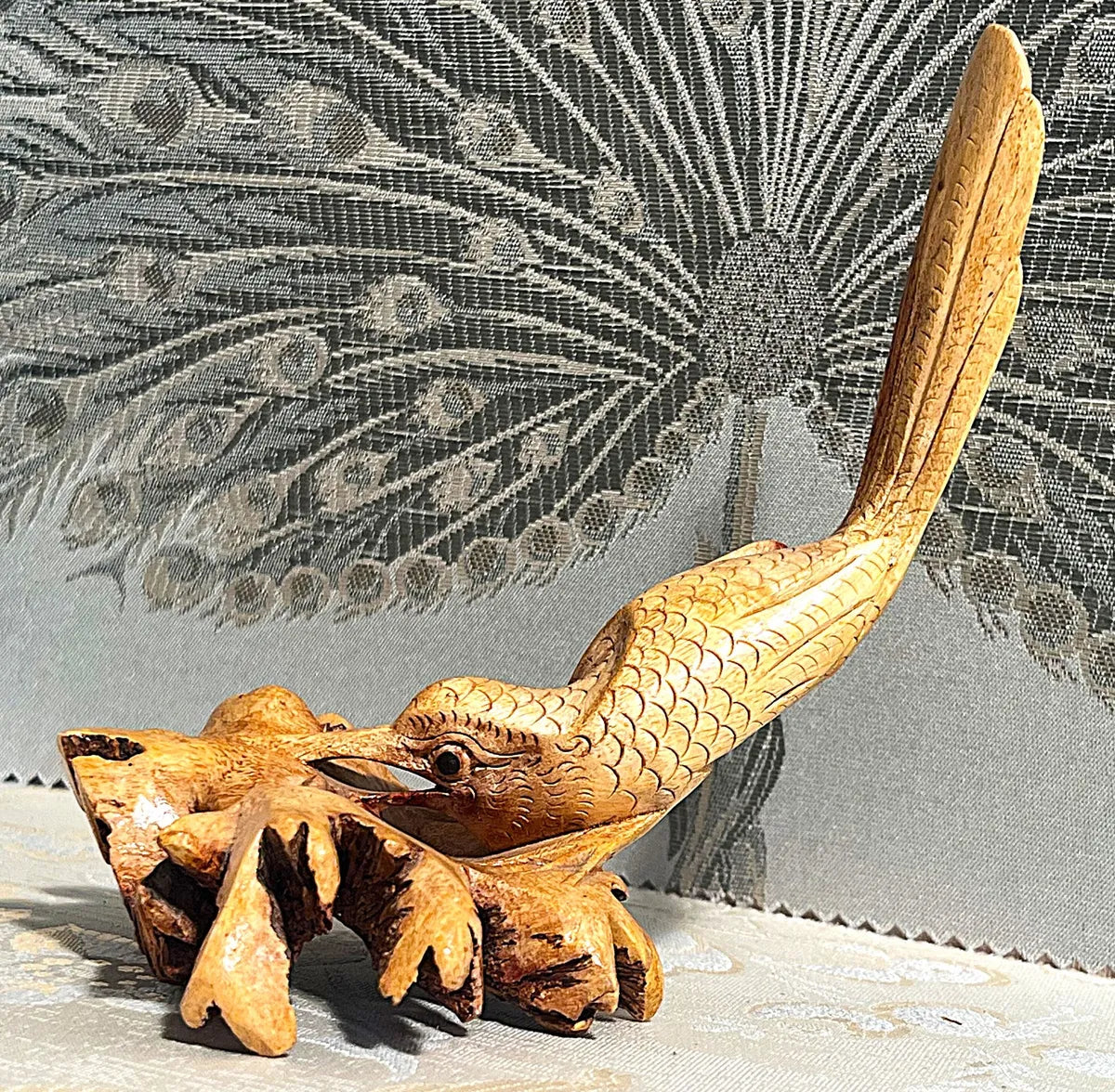 Wood Décor: Shorebird On Organic Burl Wood Base