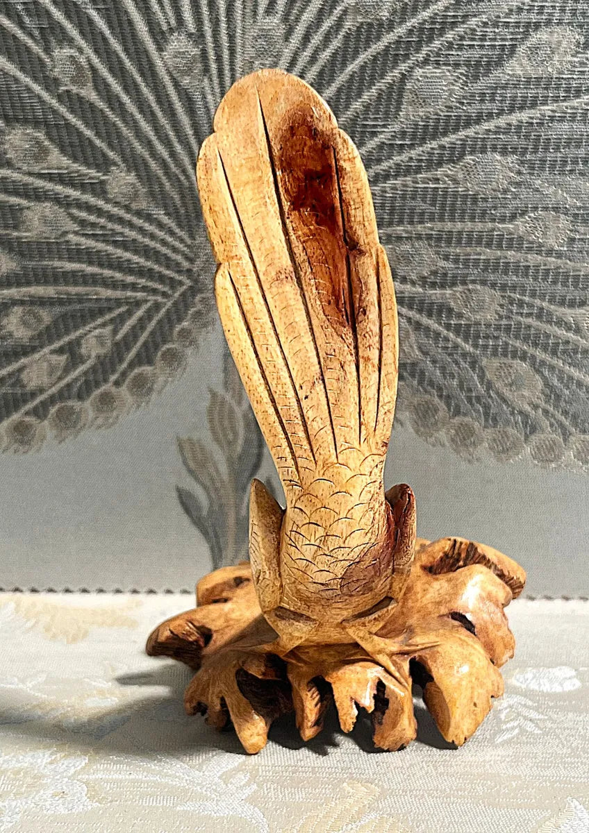 Wood Décor: Shorebird On Organic Burl Wood Base